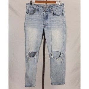 American Eagle Vintage High Rise Light Wash Ripped Knee Jeans